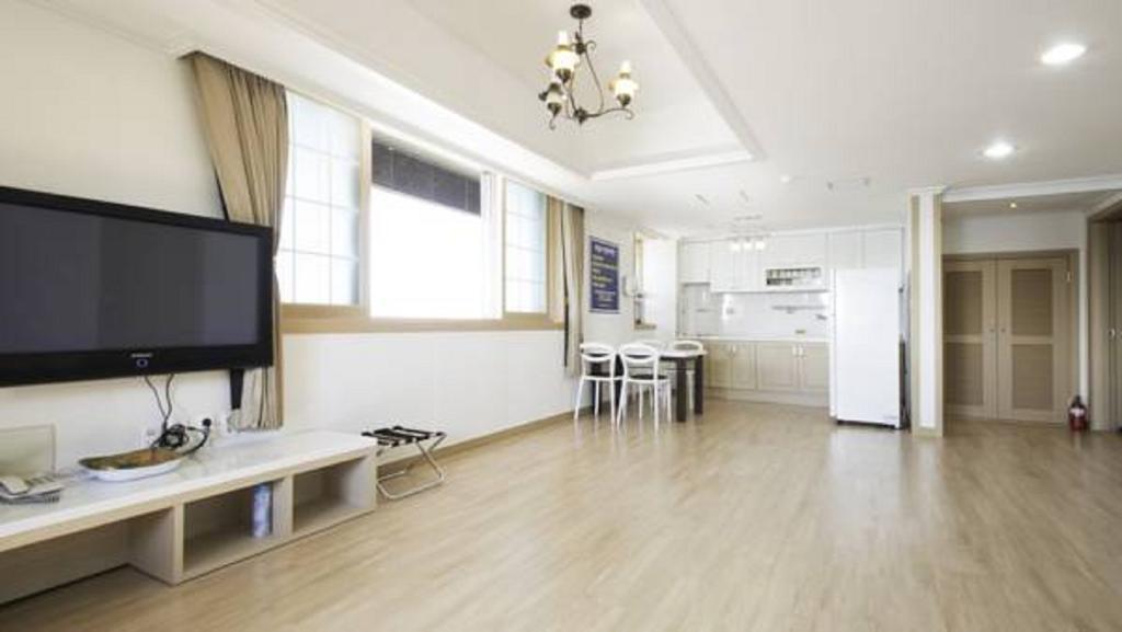 Tongyeong Bay Condo Hotel Eksteriør bilde