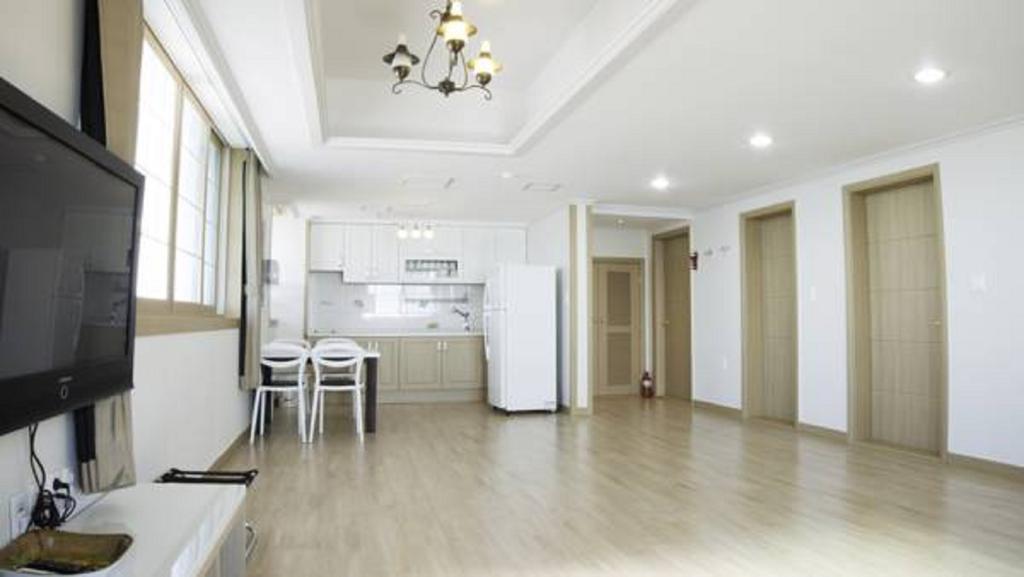 Tongyeong Bay Condo Hotel Eksteriør bilde