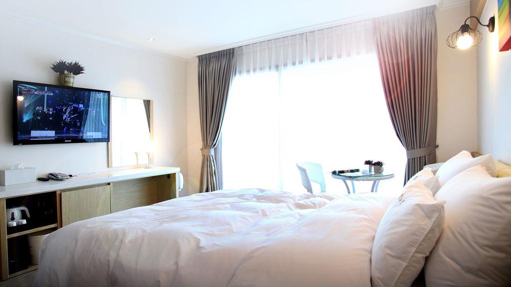 Tongyeong Bay Condo Hotel Eksteriør bilde