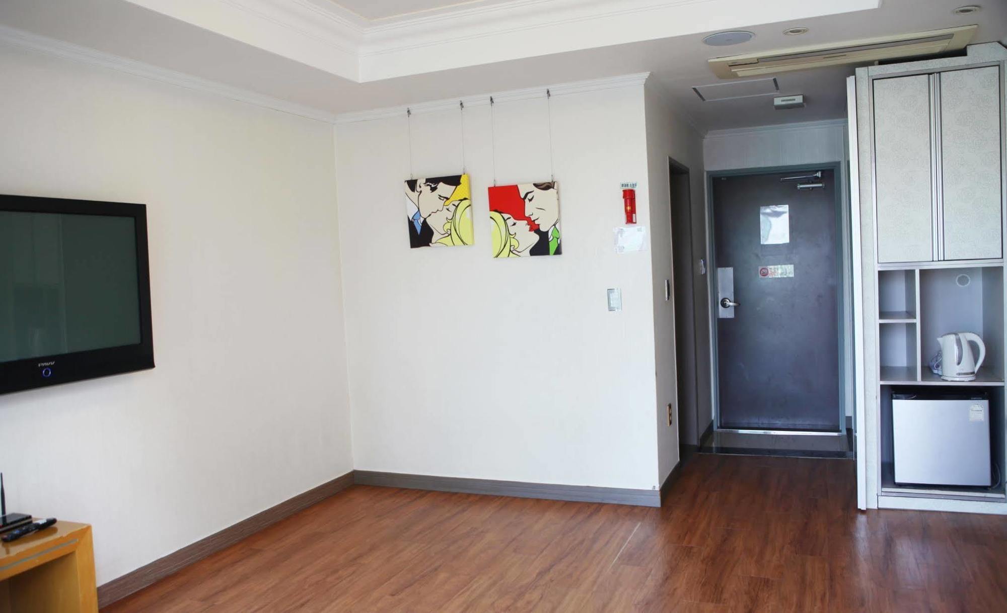 Tongyeong Bay Condo Hotel Eksteriør bilde